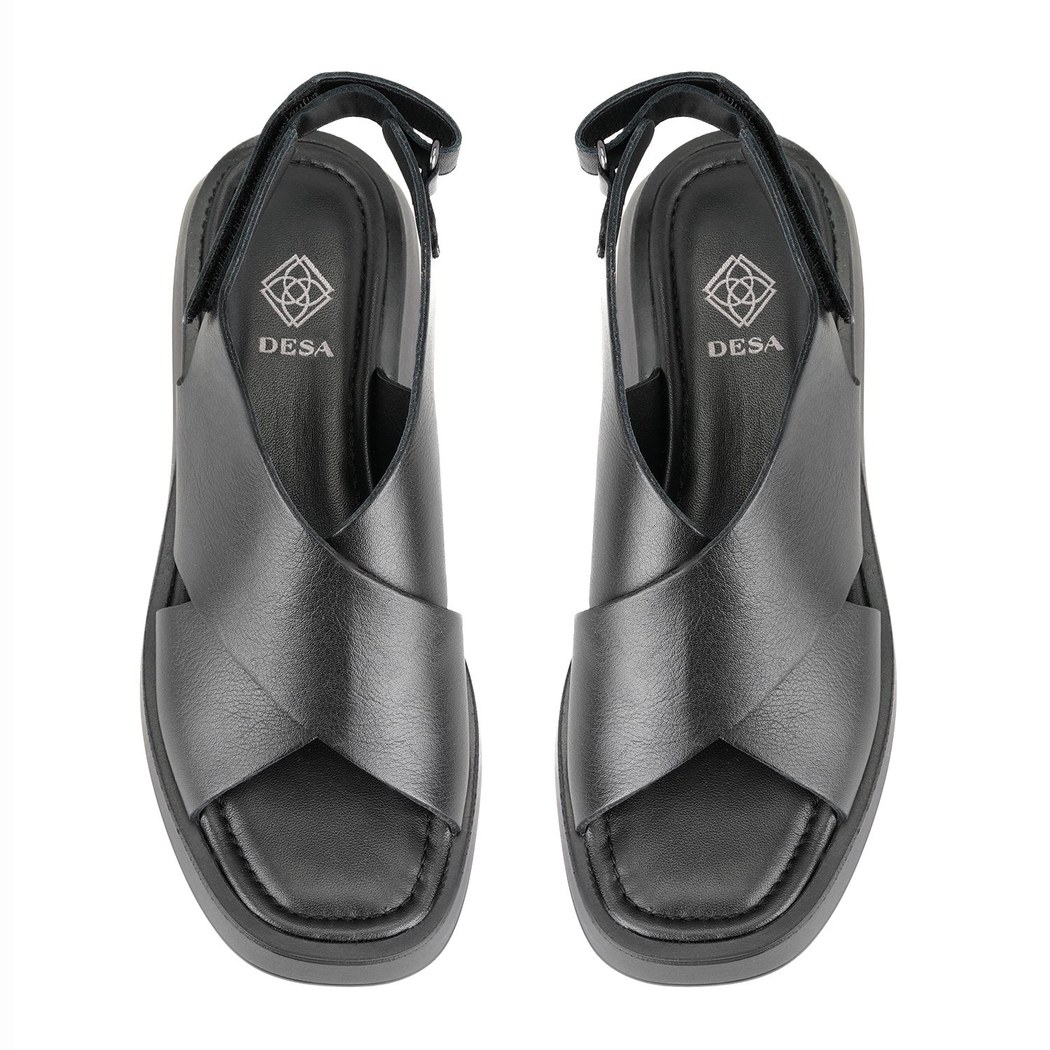 Kadın Siyah Dolgu Topuklu Deri Sandalet