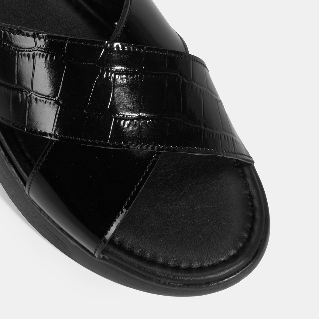 Kadın Siyah Dolgu Topuklu Deri Terlik