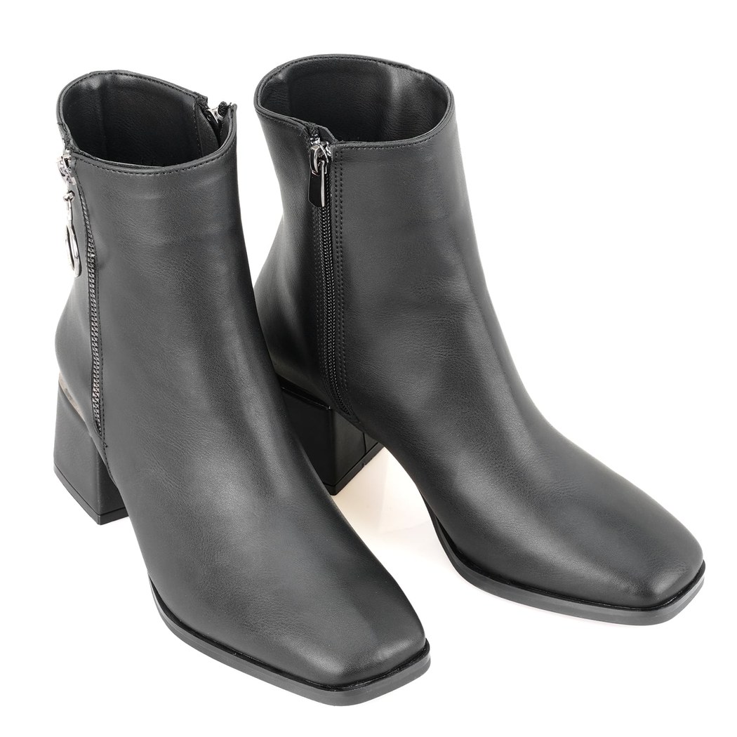Kadın Siyah Fermuarlı Topuklu Bot