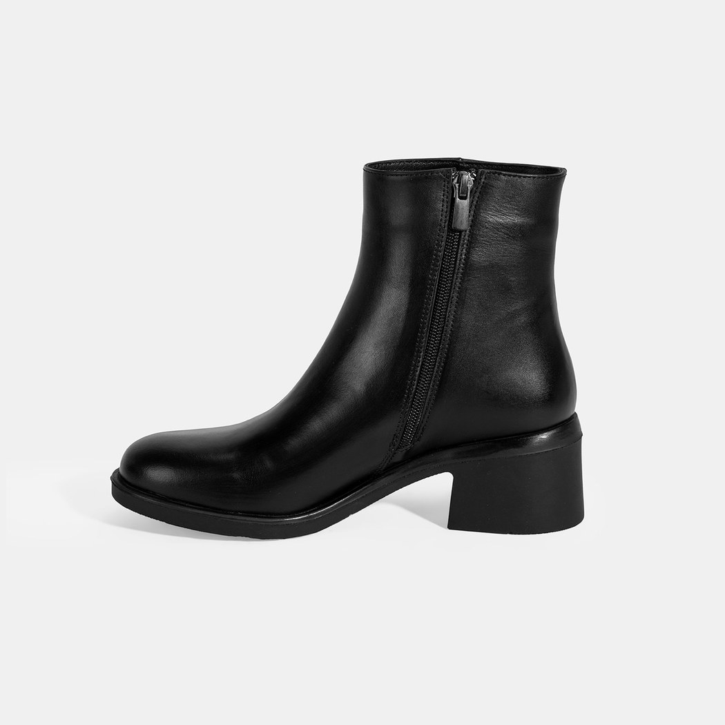 Kadın Siyah Fermuarlı Topuklu Deri Bot