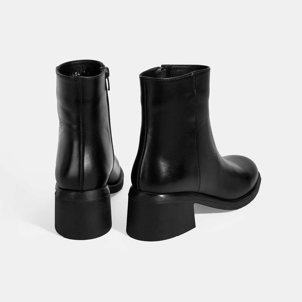 Kadın Siyah Fermuarlı Topuklu Deri Bot