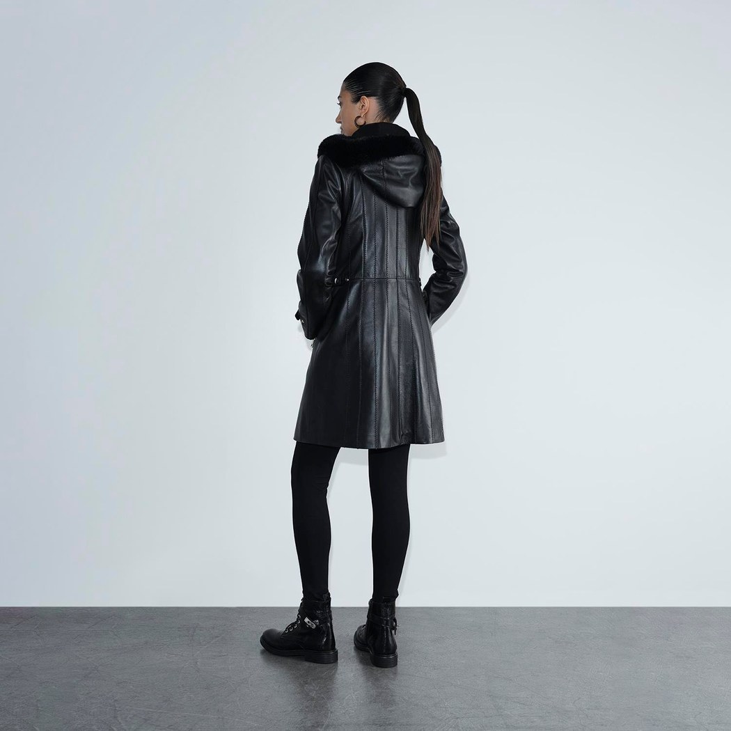 Kadın Siyah Hakim Yakalı Kapüşonlu Deri Kaban