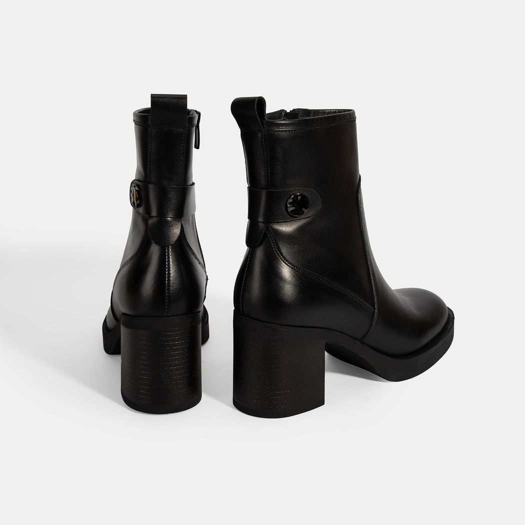 Kadın Siyah Kalın Topuklu Deri Bot