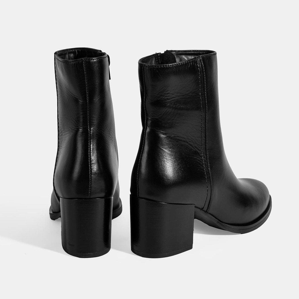 Kadın Siyah Kalın Topuklu Deri Bot