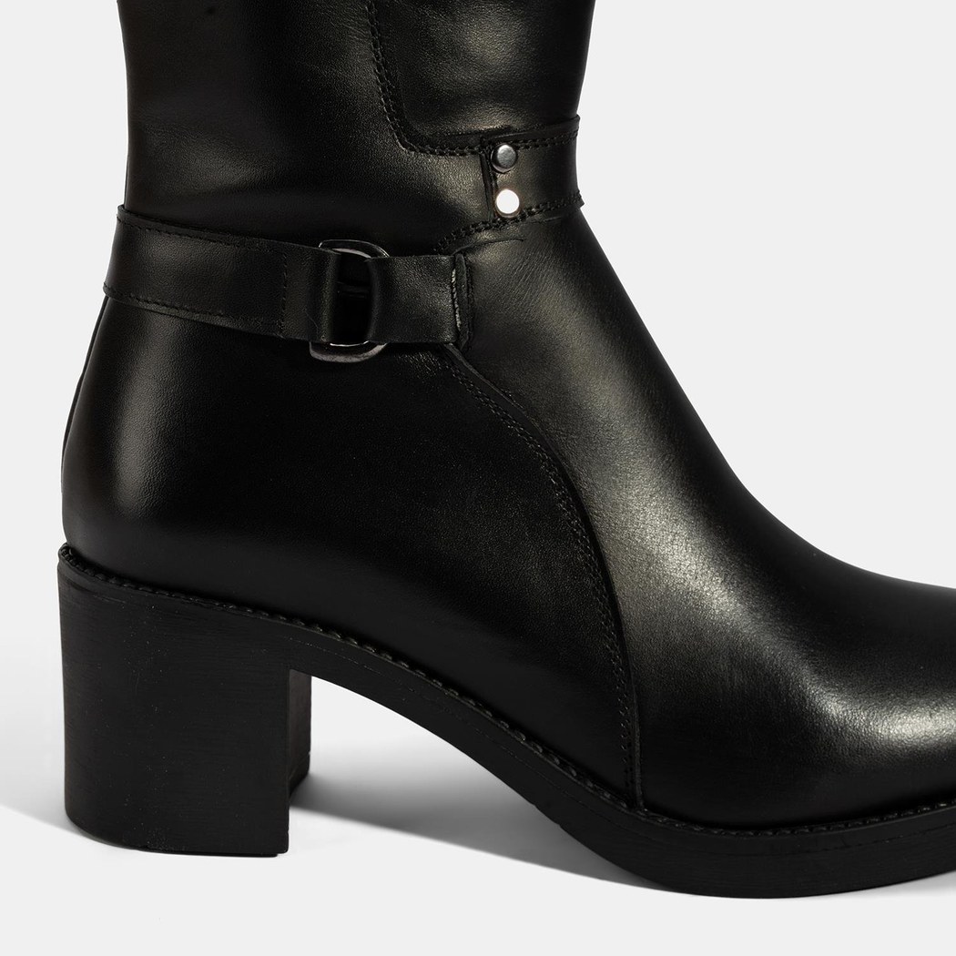 Kadın Siyah Kalın Topuklu Deri Çizme