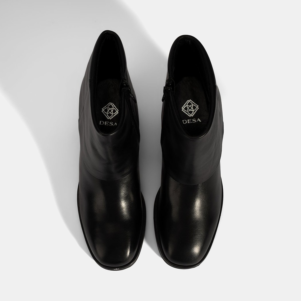 Kadın Siyah Katlama Detaylı Topuklu Deri Bot