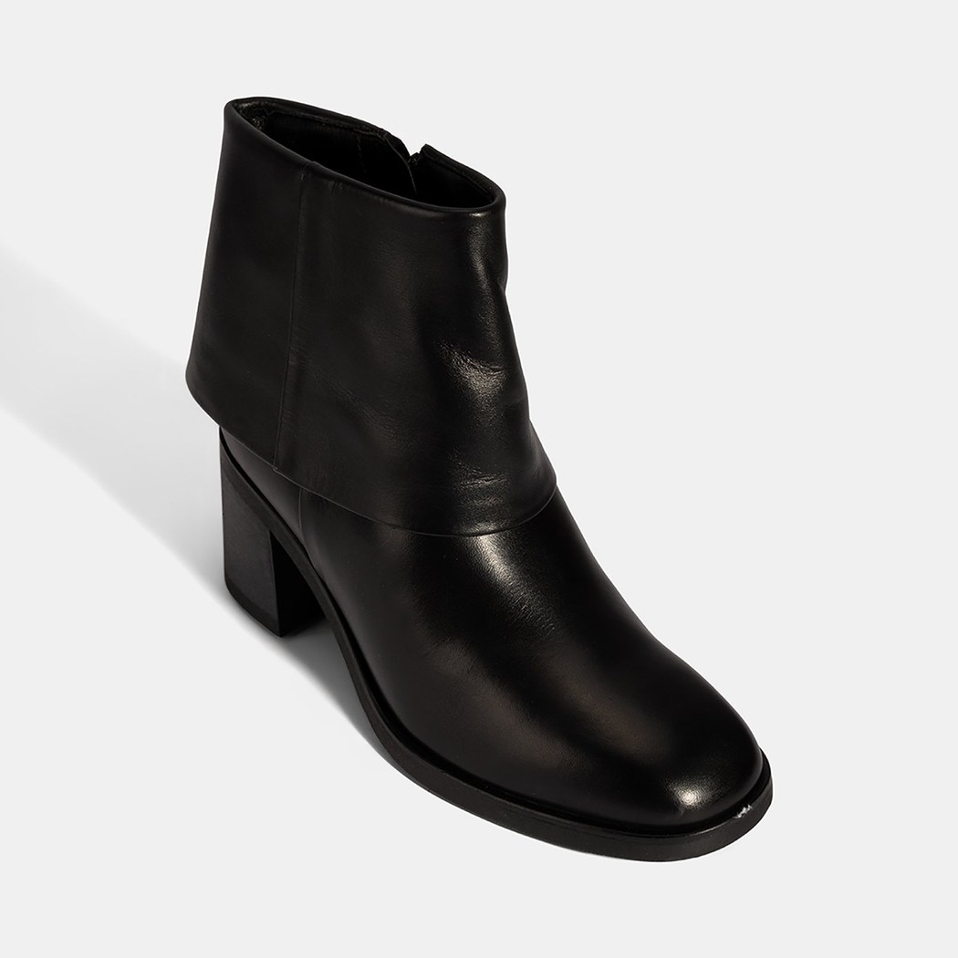Kadın Siyah Katlama Detaylı Topuklu Deri Bot