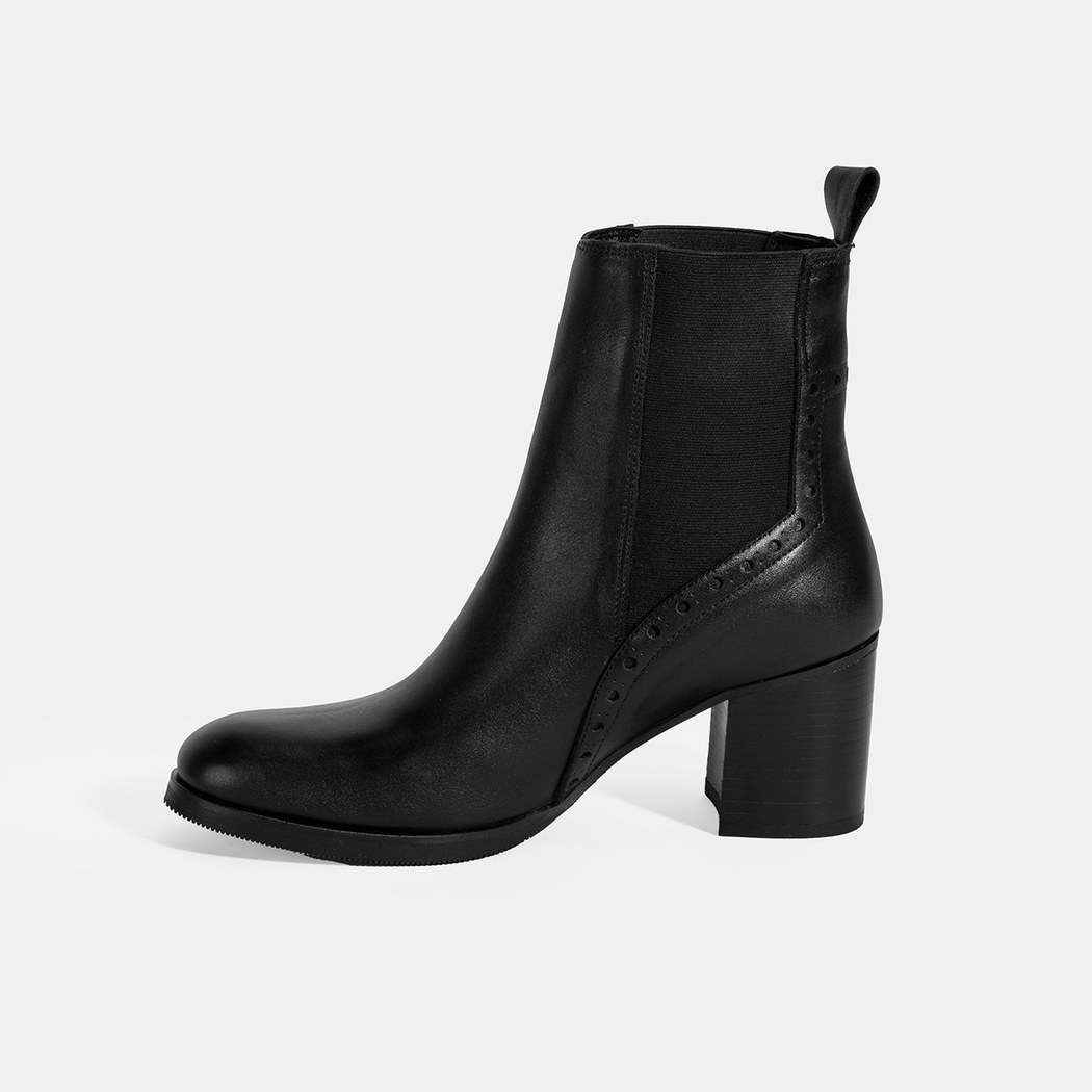 Kadın Siyah Lastik Detaylı Topuklu Deri Bot