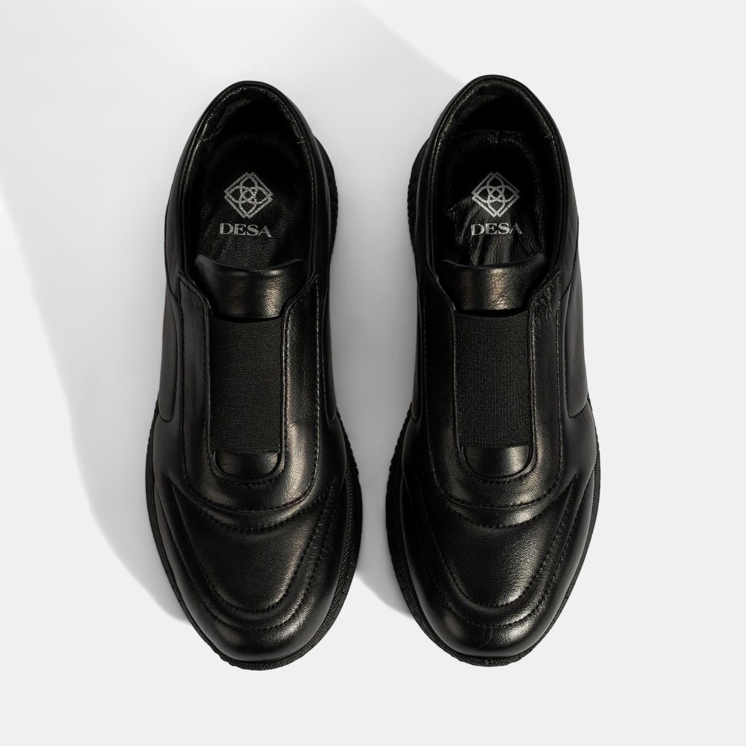 Kadın Siyah Lastikli Deri Spor Ayakkabı