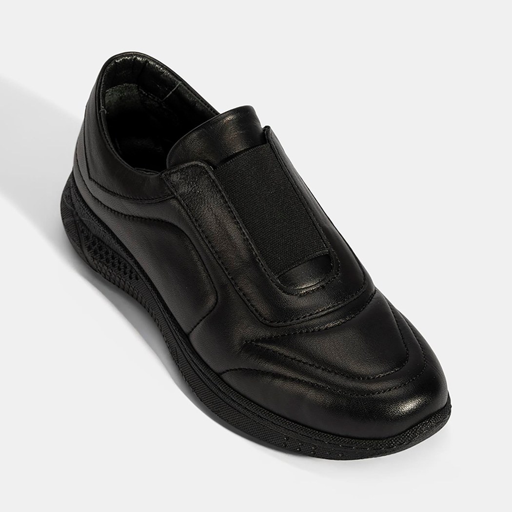 Kadın Siyah Lastikli Deri Spor Ayakkabı