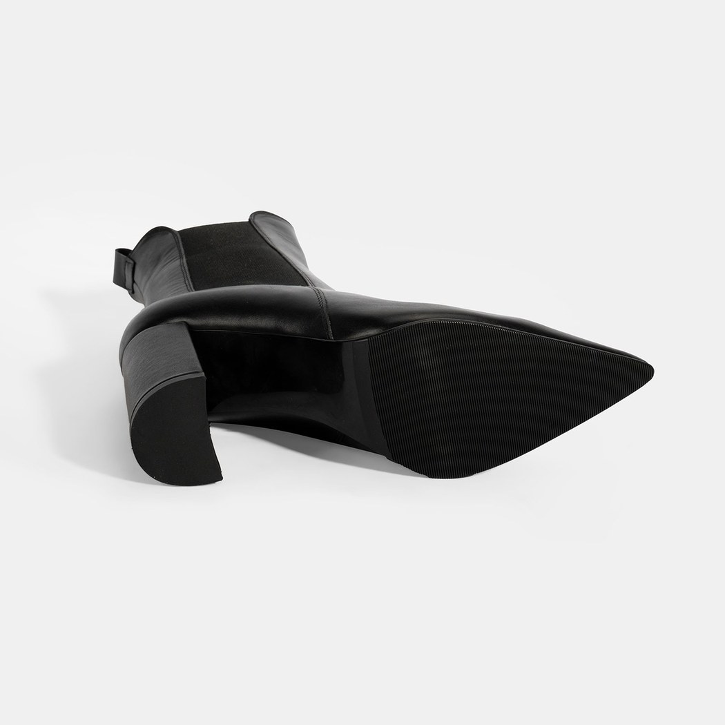 Kadın Siyah Lastikli Topuklu Deri Bot