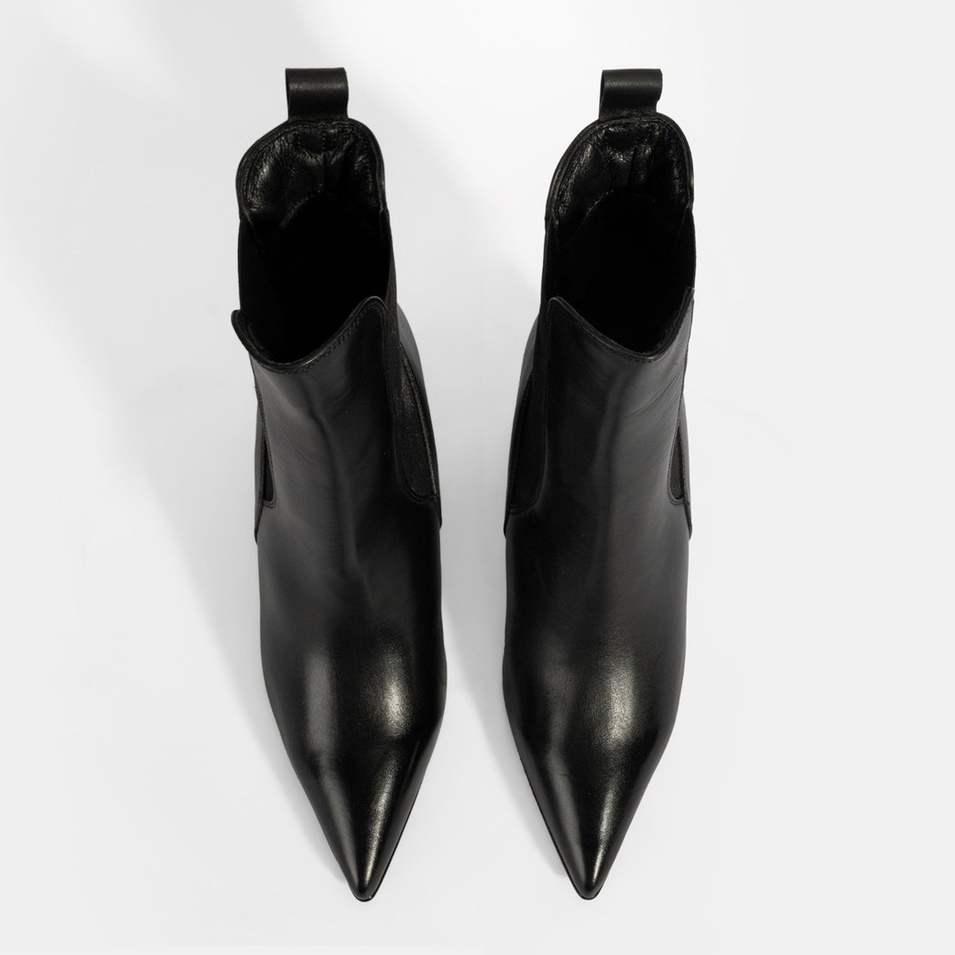 Kadın Siyah Lastikli Topuklu Deri Bot