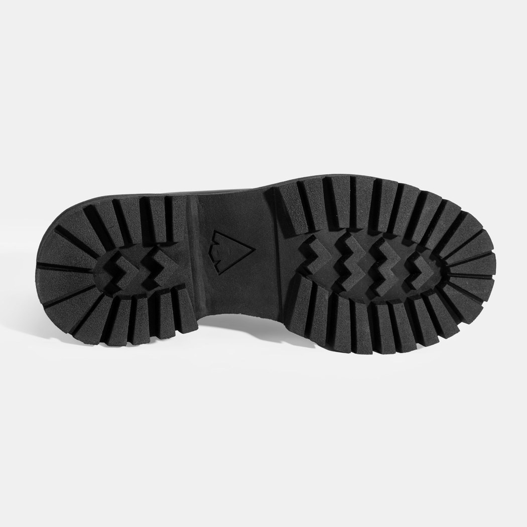 Kadın Siyah Metal Aksesuarlı Rugan Loafer