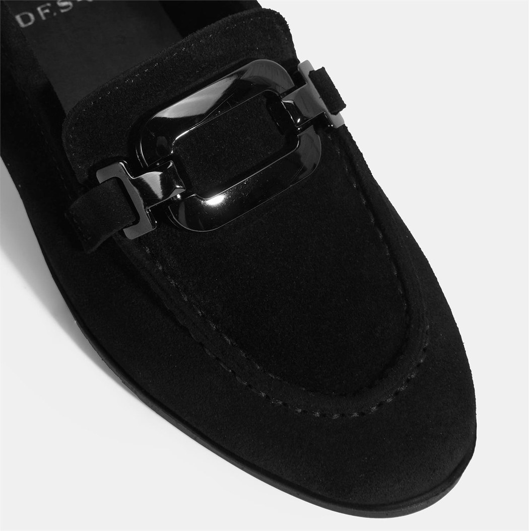 Kadın Siyah Metal Aksesuarlı Süet Loafer