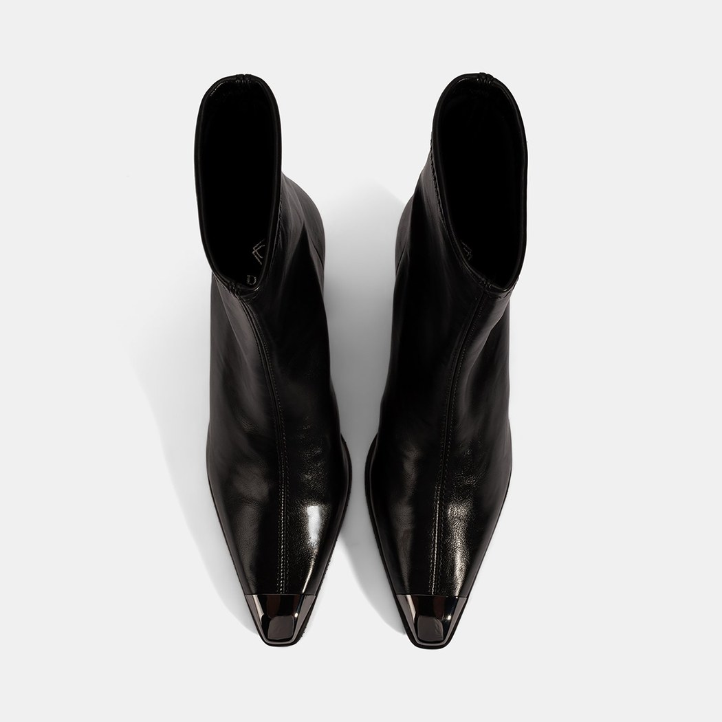 Kadın Siyah Metal Burun Detaylı Topuklu Stretch Bot