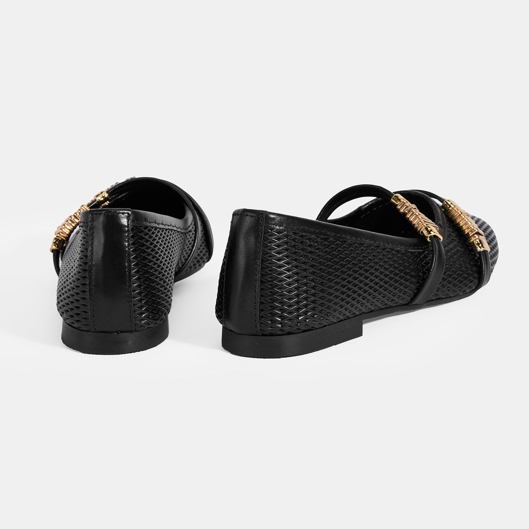 Kadın Siyah Metal Toka Aksesuarlı Deri Babet