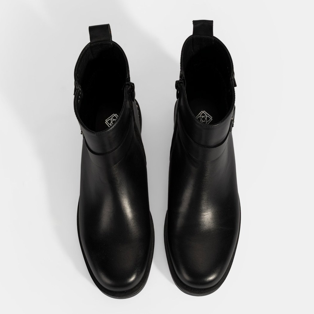 Kadın Siyah Metal Toka Detaylı Deri Bot