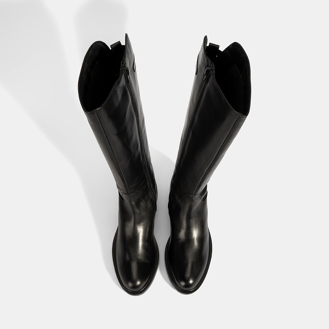 Kadın Siyah Metal Toka Detaylı Deri Çizme