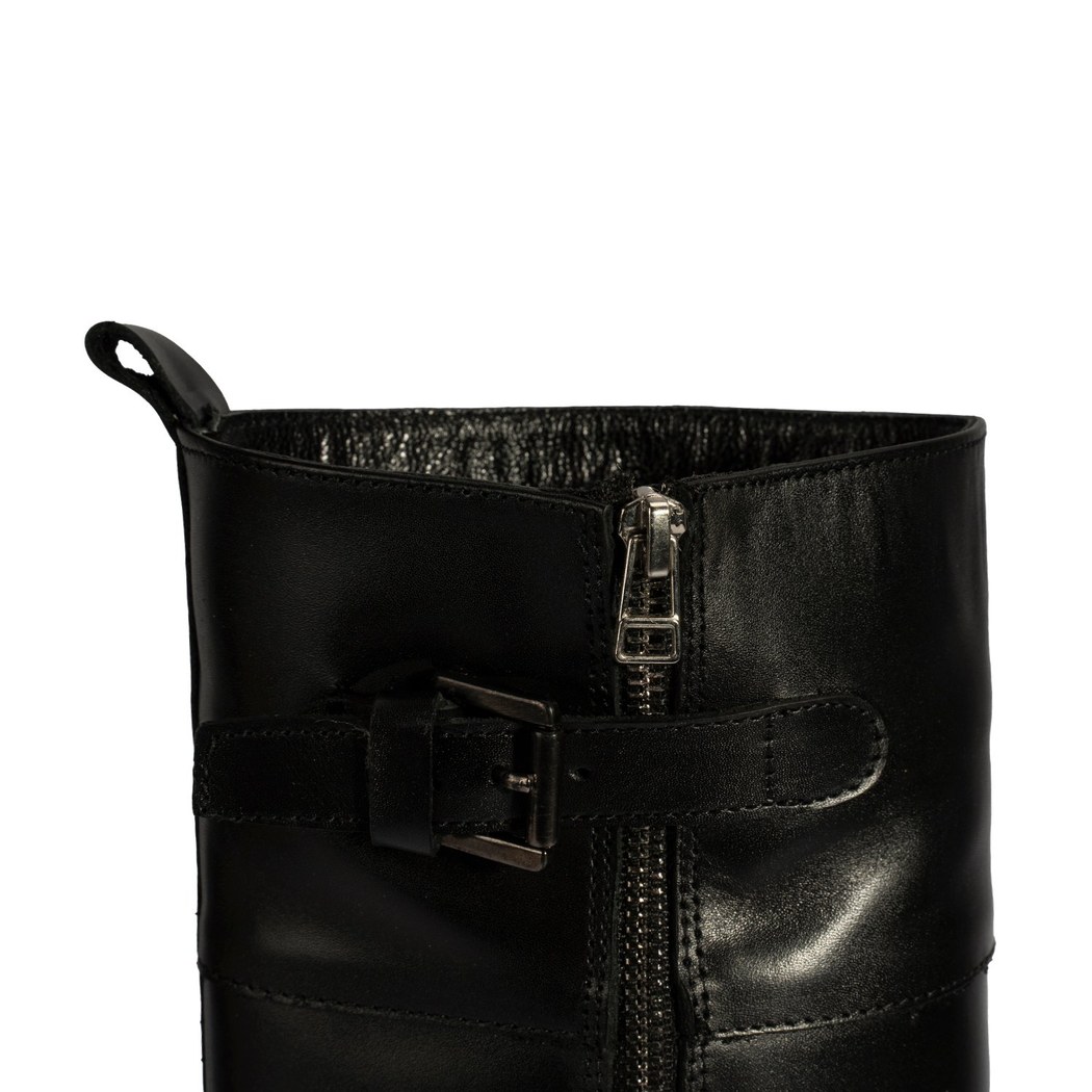 Kadın Siyah Metal Toka Detaylı Deri Çizme