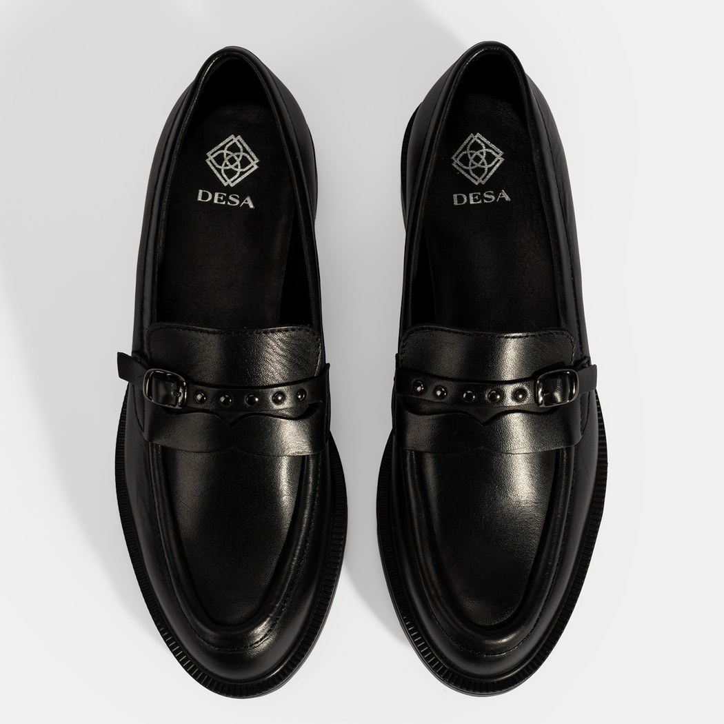 Kadın Siyah Metal Toka Detaylı Deri Loafer