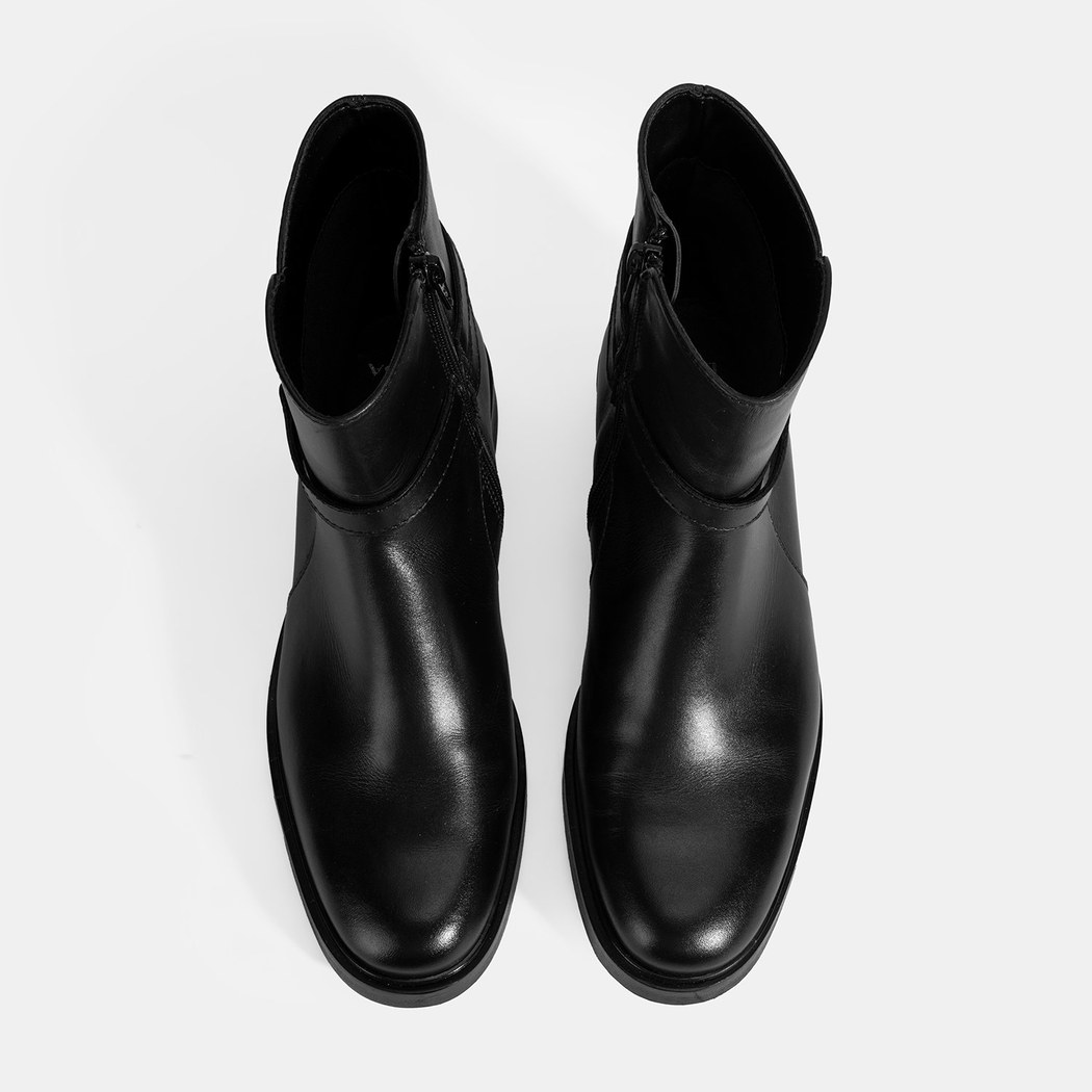 Kadın Siyah Metal Toka Detaylı Fermuarlı Deri Bot