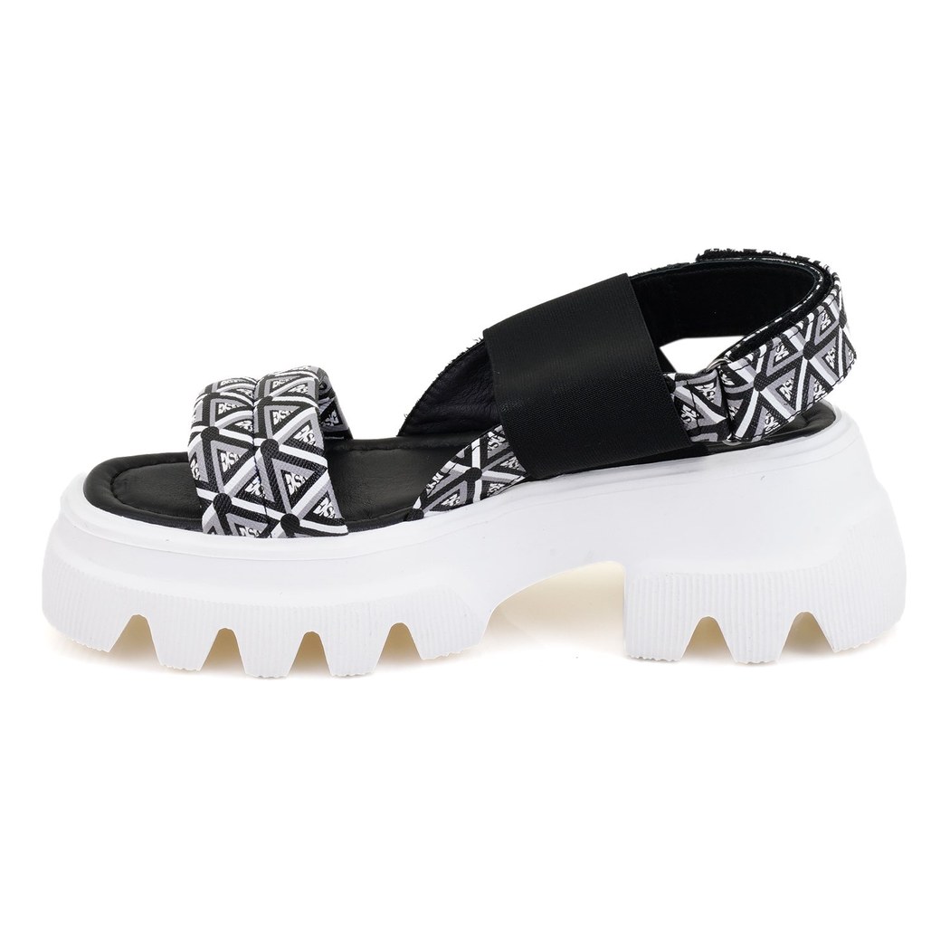 Kadın Siyah Monogram Desenli Dolgu Topuklu Sandalet