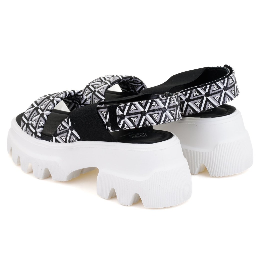 Kadın Siyah Monogram Desenli Dolgu Topuklu Sandalet