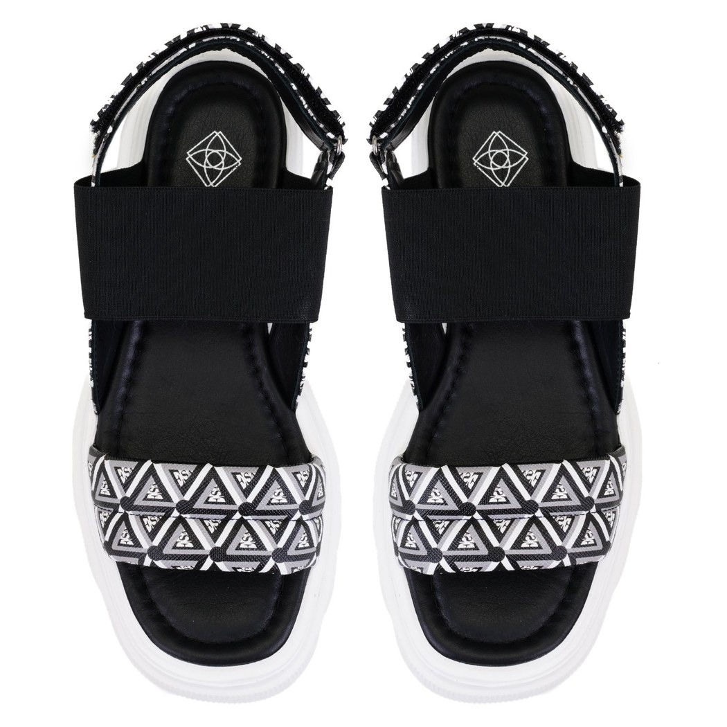 Kadın Siyah Monogram Desenli Dolgu Topuklu Sandalet