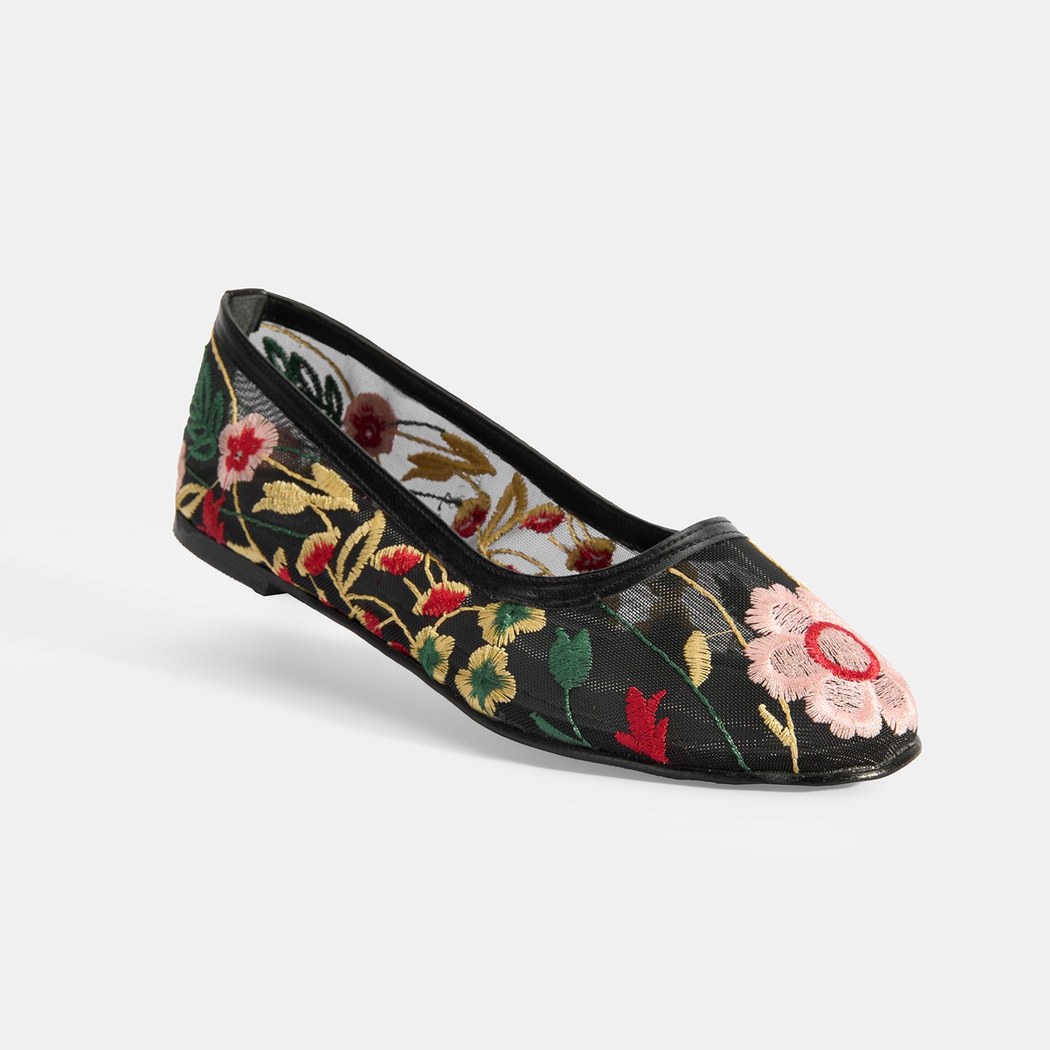 Kadın Siyah Nakış İşleme Detaylı Fileli Babet