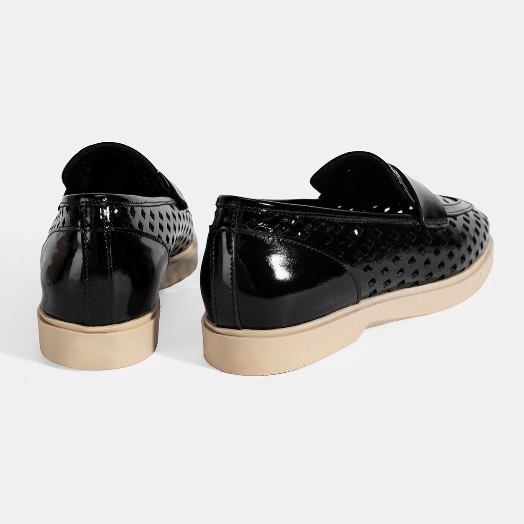 Kadın Siyah Perforeli Rugan Loafer