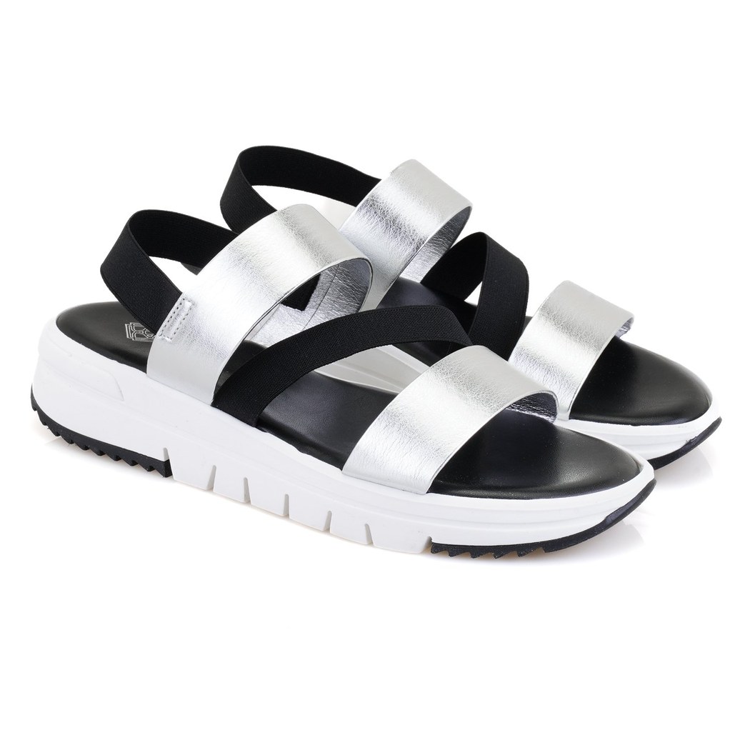 Kadın Siyah Platform Tabanlı Deri Sandalet