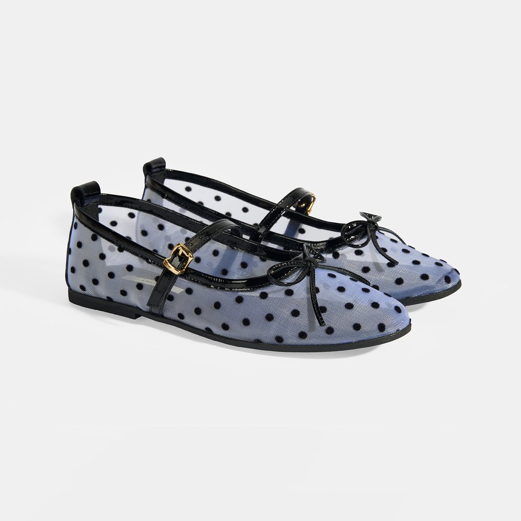 Kadın Siyah Puantiyeli Toka Aksesuarlı Babet