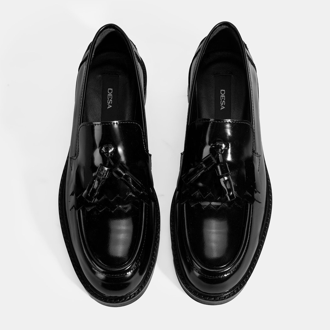 Kadın Siyah Püskül Detaylı Deri Loafer