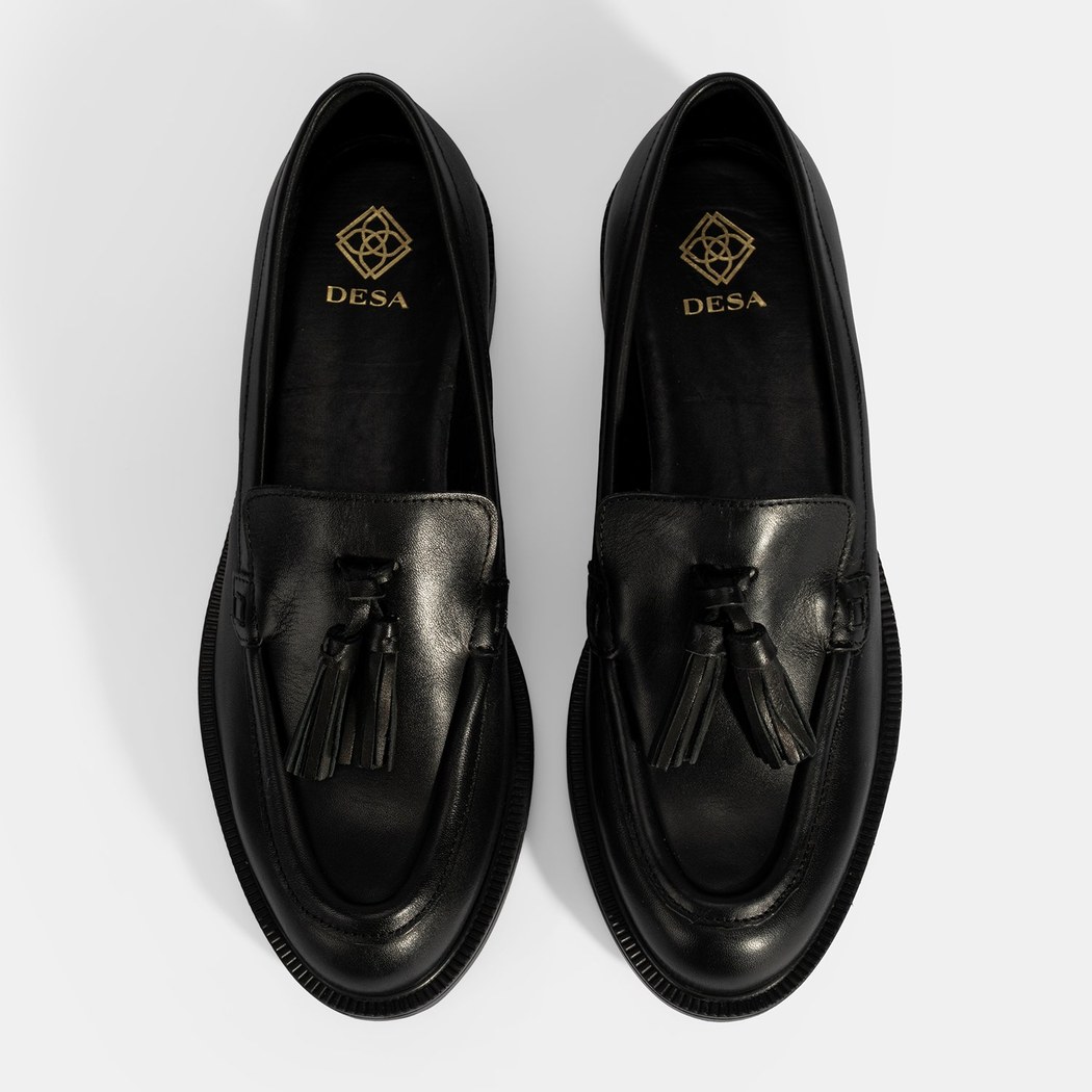 Kadın Siyah Püskül Detaylı Deri Loafer