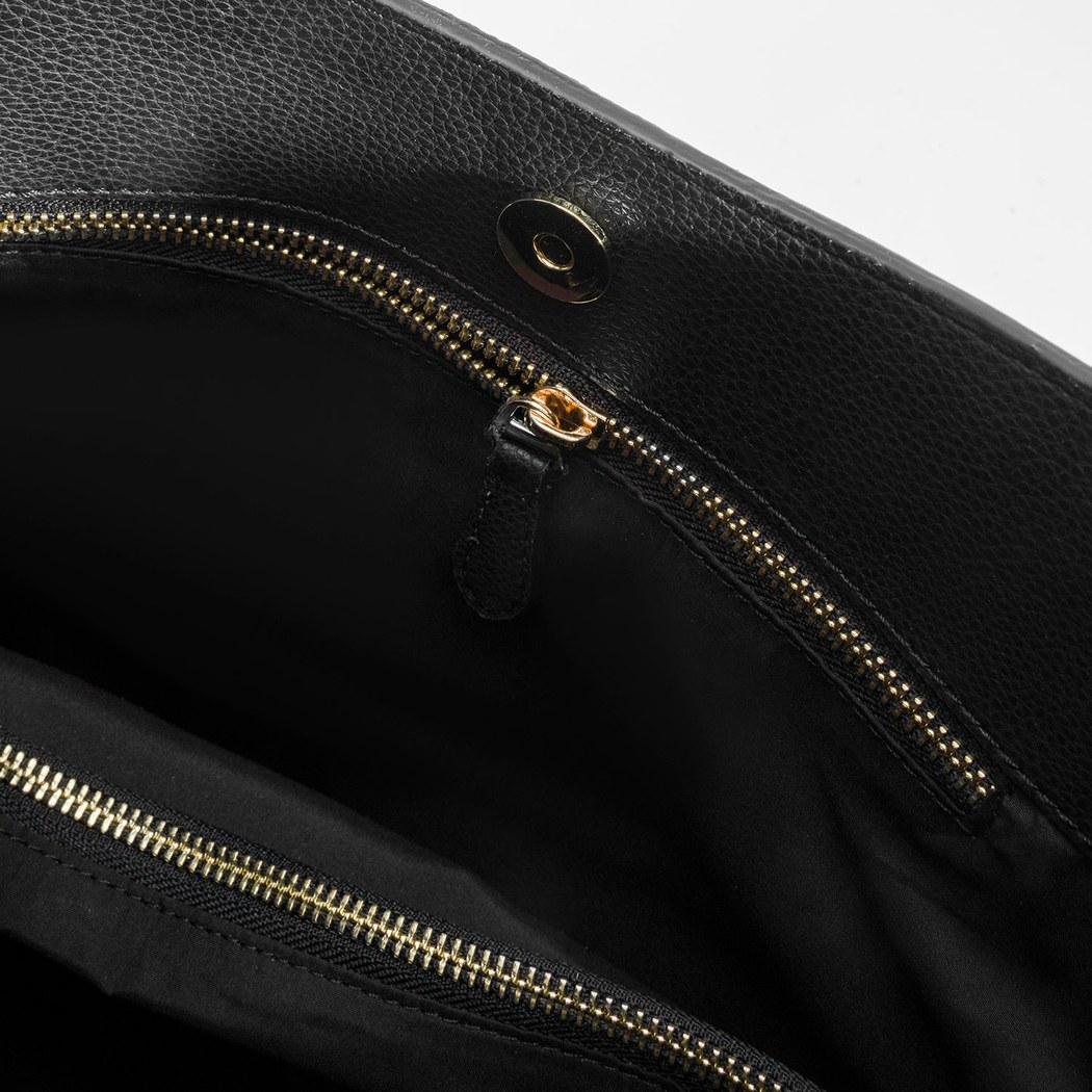 Kadın Siyah Püskül Detaylı Omuz Çantası