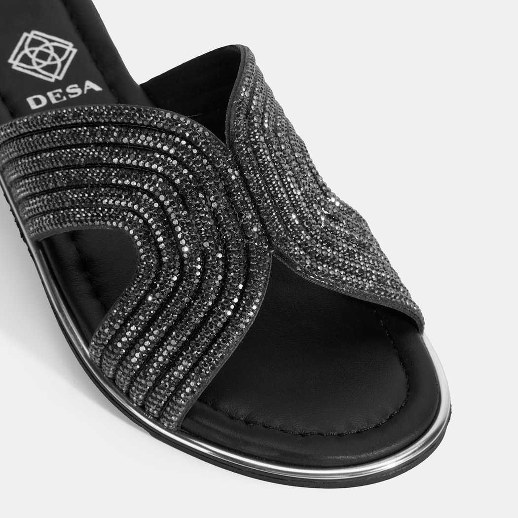 Kadın Siyah Taş Detaylı Deri Terlik