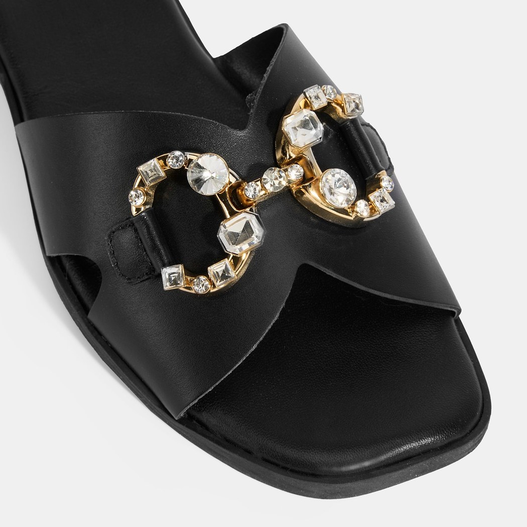 Kadın Siyah Taşlı Toka Aksesuarlı Deri Terlik