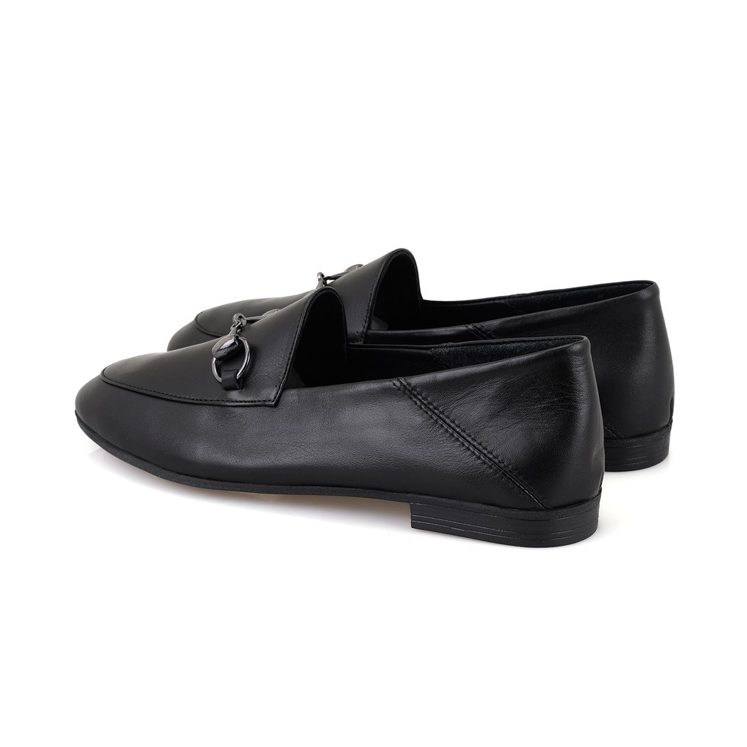 Kadın Siyah Toka Aksesuarlı Deri Babet