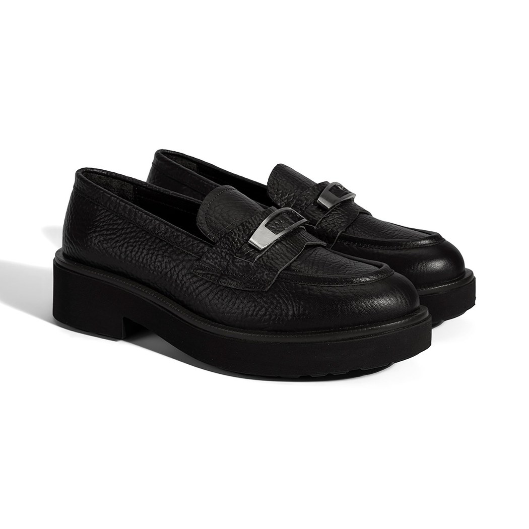 Kadın Siyah Toka Aksesuarlı Kalın Tabanlı Deri Loafer