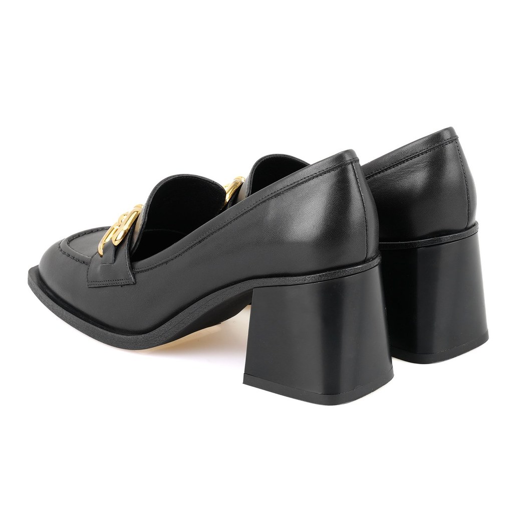 Kadın Siyah Toka Aksesuarlı Topuklu Deri Loafer