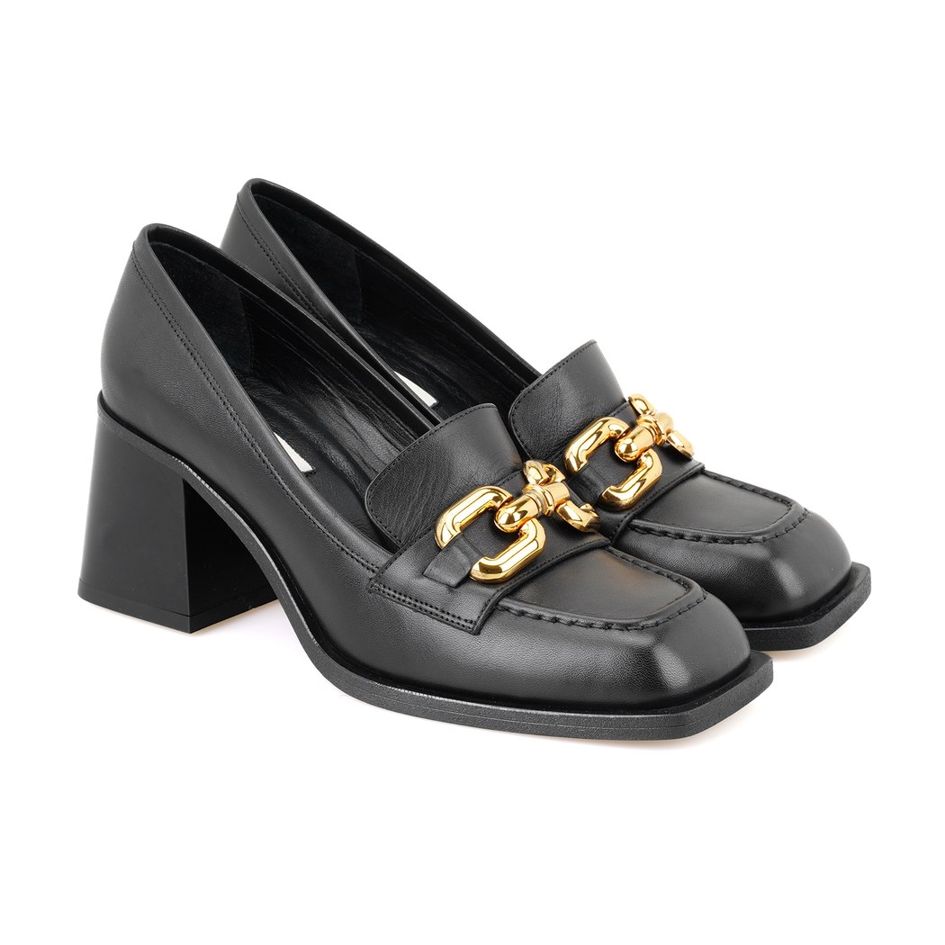 Kadın Siyah Toka Aksesuarlı Topuklu Deri Loafer