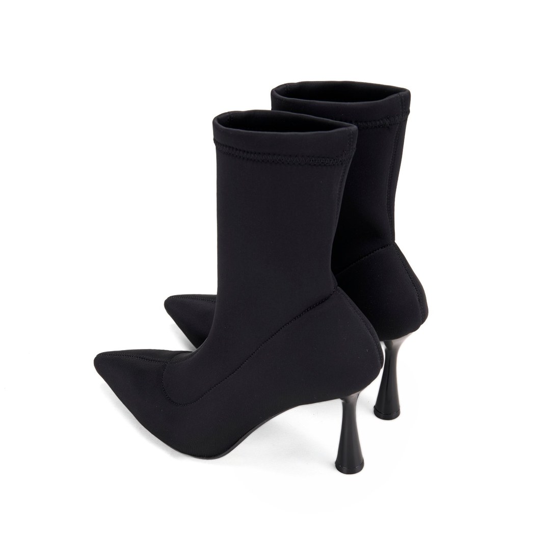 Kadın Siyah Topuklu Bot