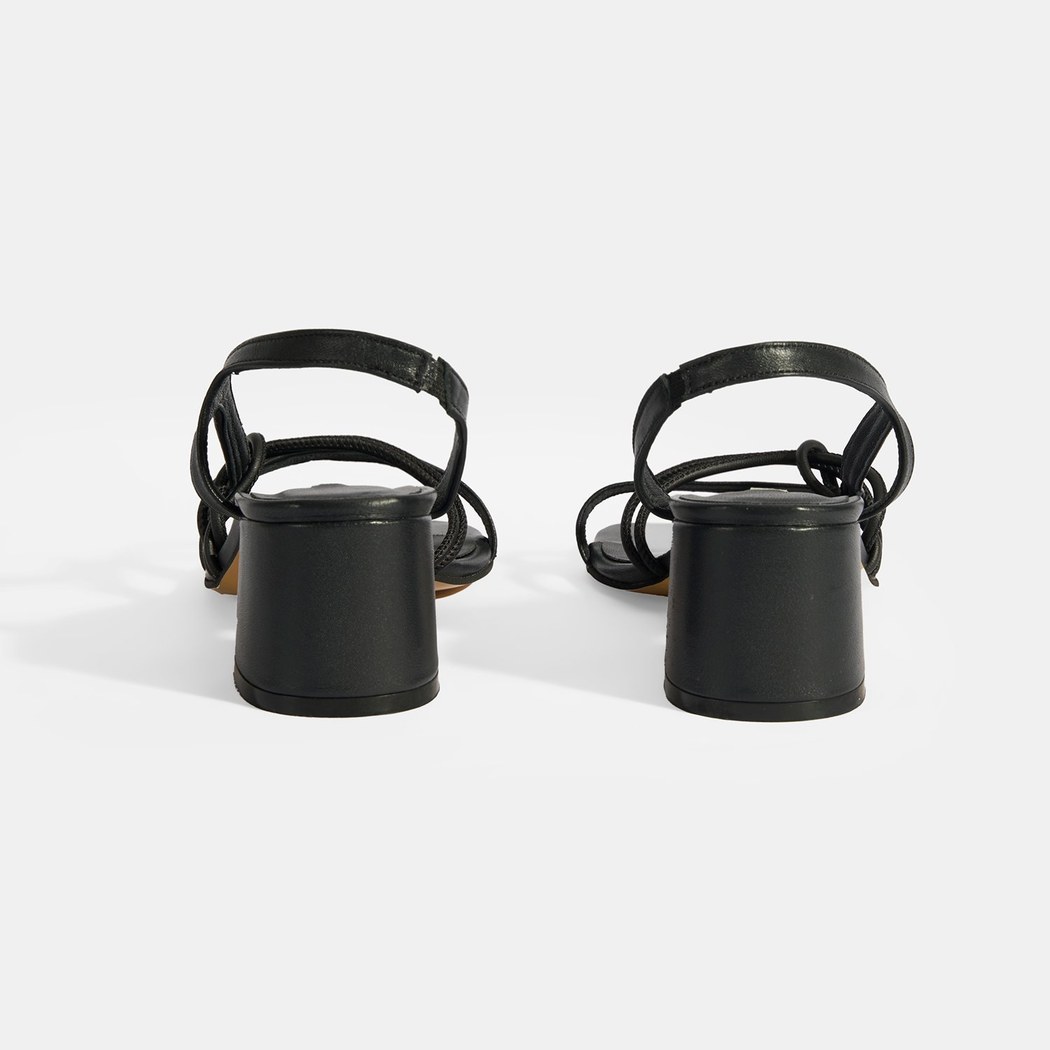 Kadın Siyah Topuklu Deri Sandalet