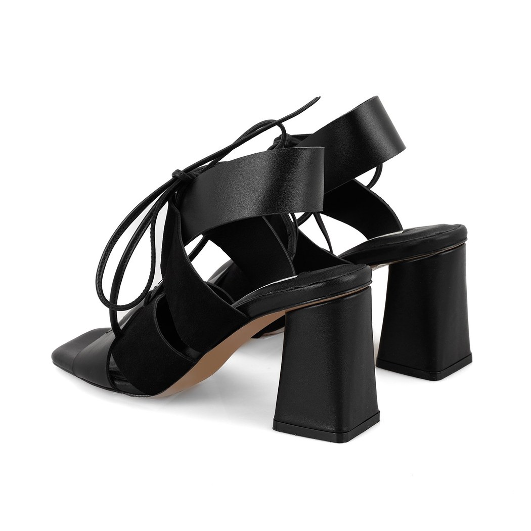 Kadın Siyah Topuklu Deri Sandalet