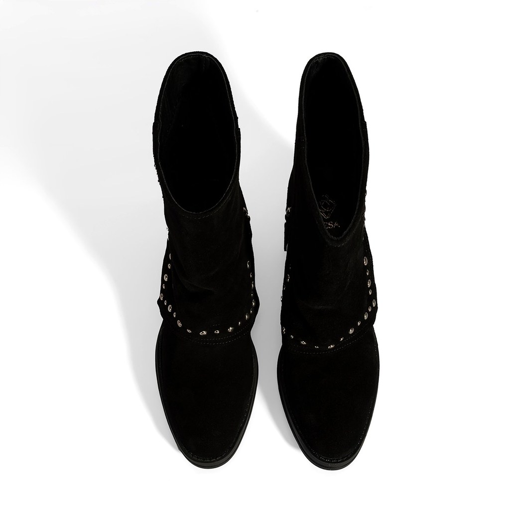 Kadın Siyah Zımba Detaylı Kalın Topuklu Süet Bot