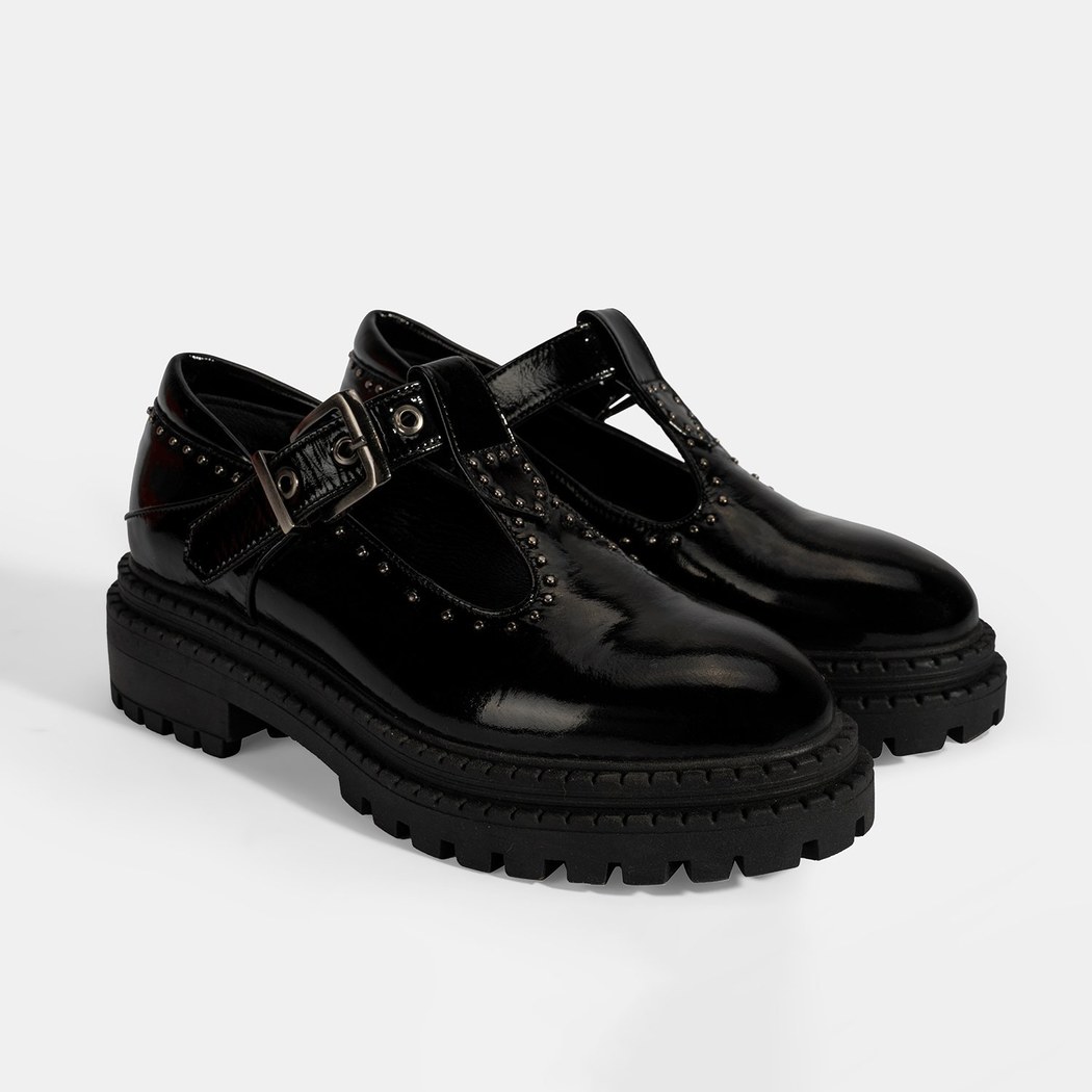 Kadın Siyah Zımba Detaylı T-Bant Rugan Ayakkabı