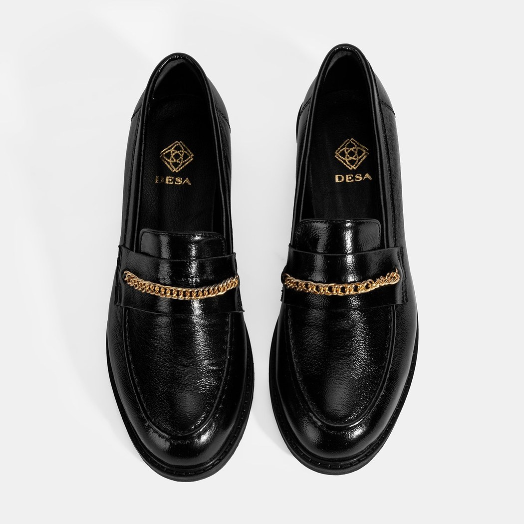 Kadın Siyah Zincir Aksesuarlı Deri Loafer