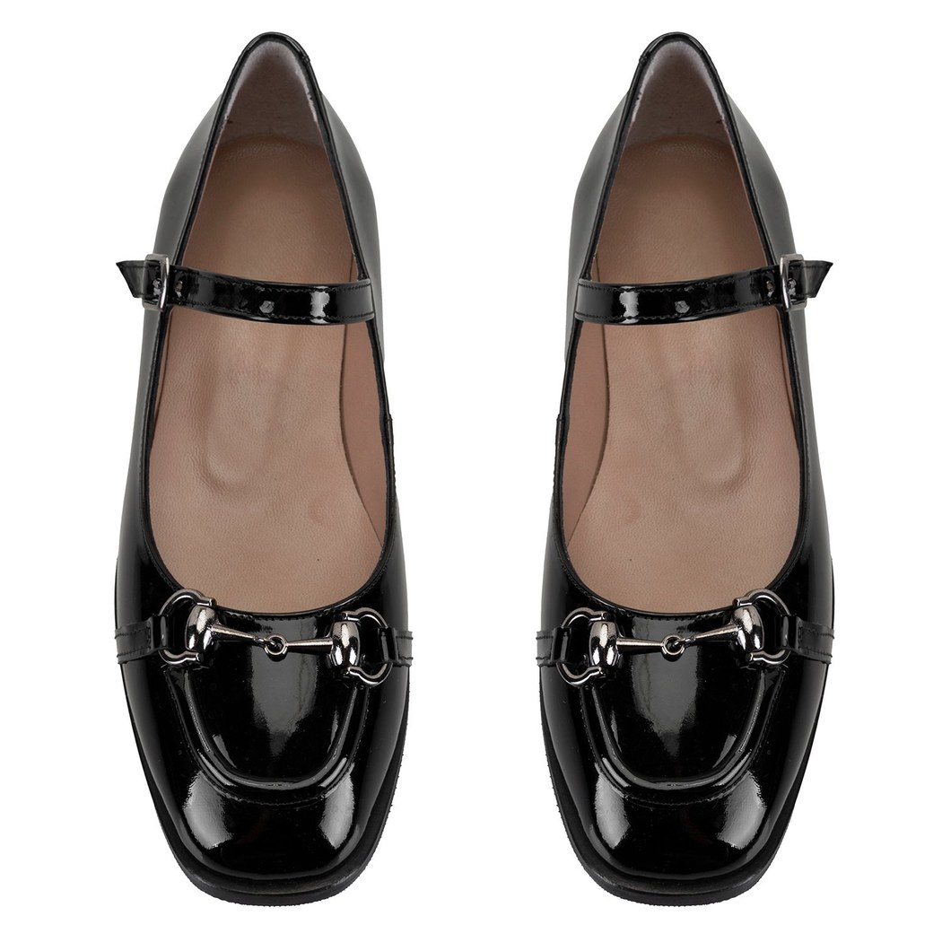 Kadın Siyah Zincir Detaylı Mary Jane Rugan Deri Babet