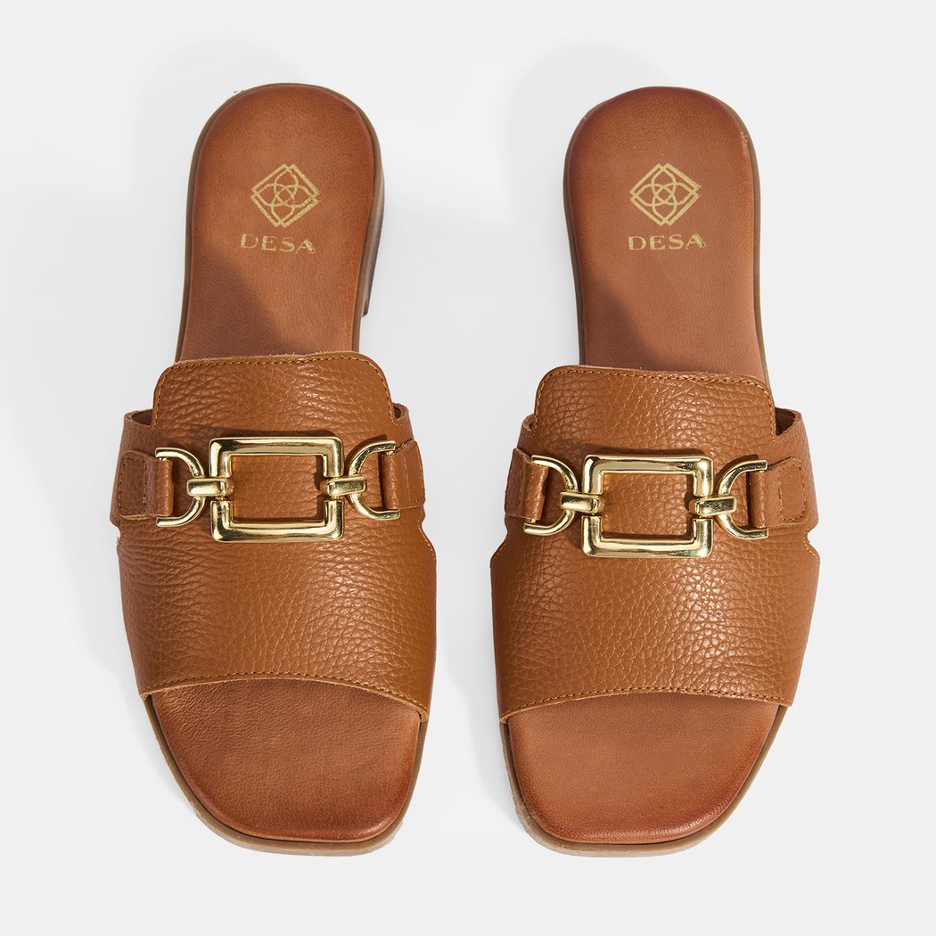 Kadın Taba Metal Toka Aksesuarlı Deri Terlik