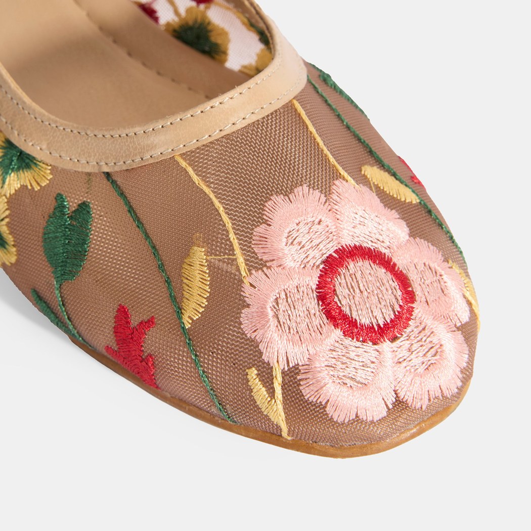 Kadın Ten Nakış İşleme Detaylı Fileli Babet